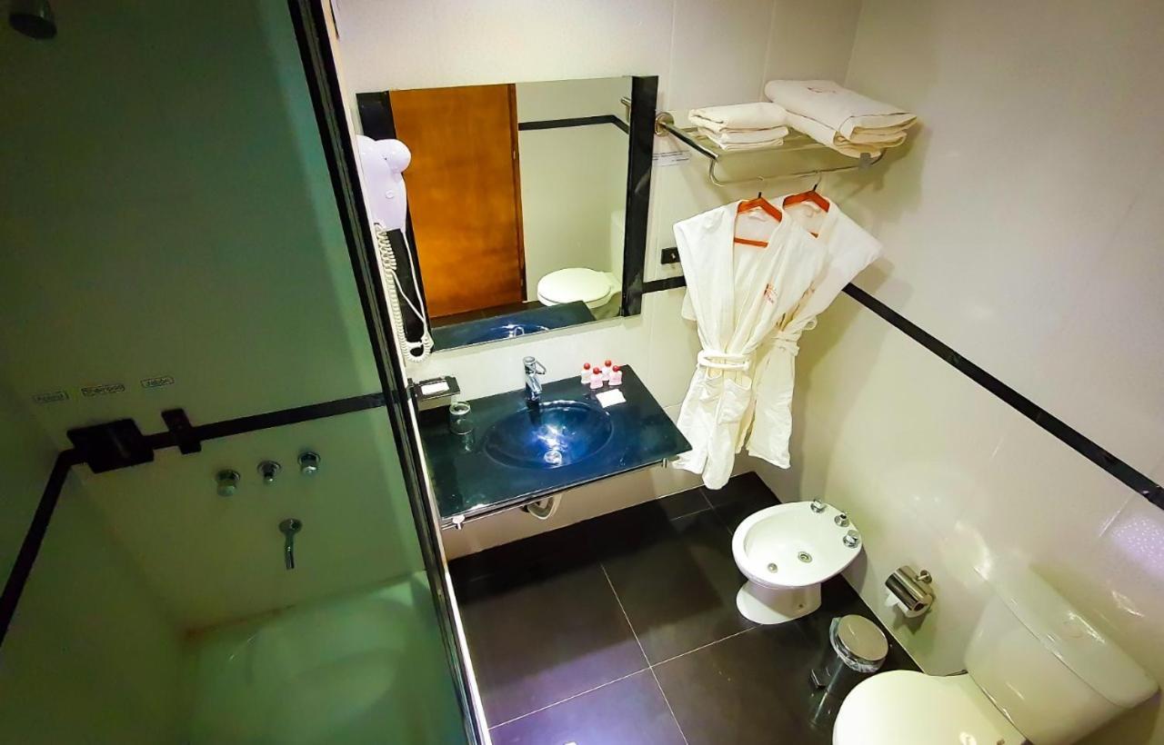 Austral Hotel Dos de Mayo 外观 照片
