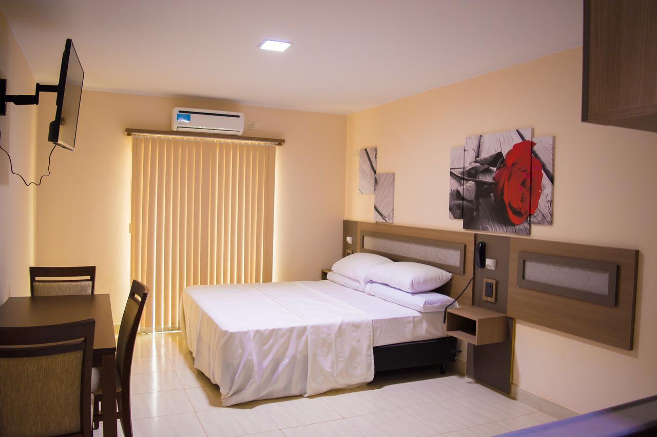 Austral Hotel Dos de Mayo 外观 照片